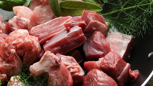 Drób, wołowina czy wieprzowina? – jakie mięso wybrać